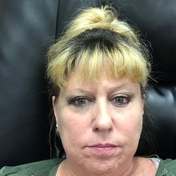 Meet your Posher, Michelle - Picture 1 of 1